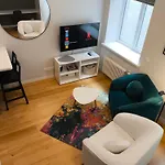 Quiet Loft , Ac, Workspace, Location, Old Town Рига