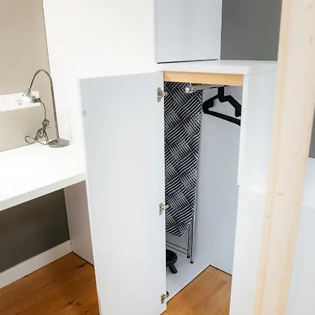 Quiet Loft , Ac, Workspace, Location, Old Town Appartamento