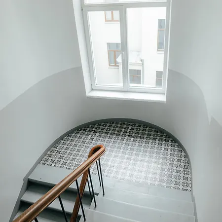 Quiet Loft , Ac, Workspace, Location, Old Town Appartamento *