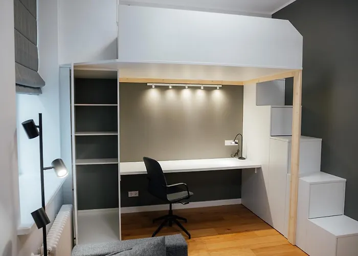 Apartment Quiet Loft , Ac, Workspace, Location, Old Town