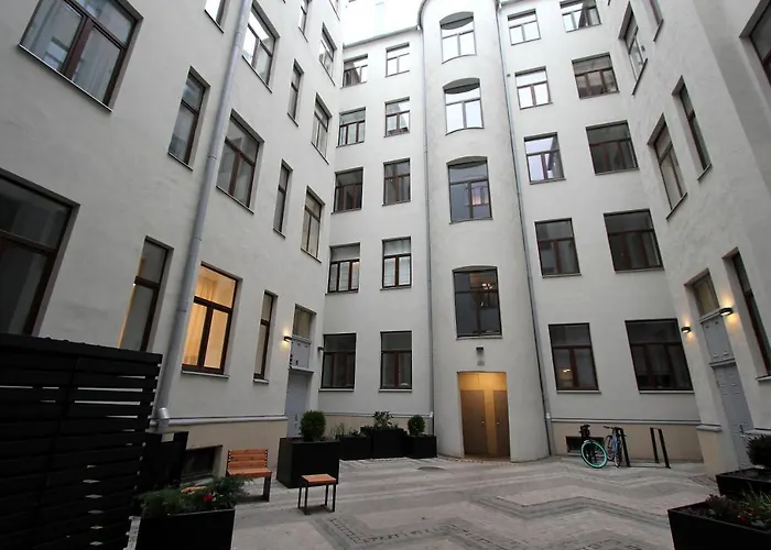 Quiet Loft , Ac, Workspace, Location, Old Town Apartment