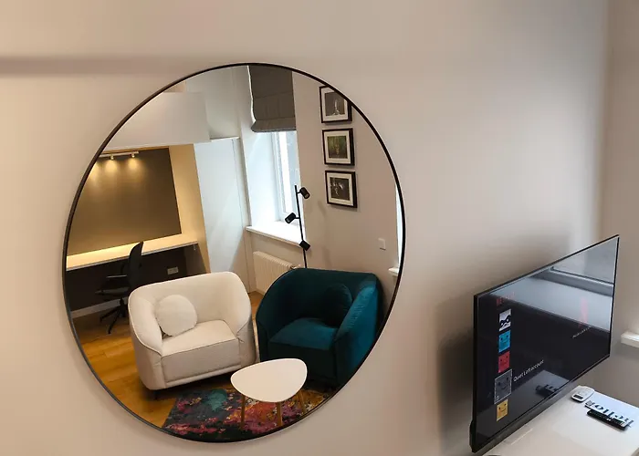 Quiet Loft , Ac, Workspace, Location, Old Town *