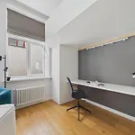 Quiet Loft , Ac, Workspace, Location, Old Town *