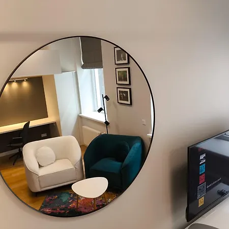 Quiet Loft , Ac, Workspace, Location, Old Town *