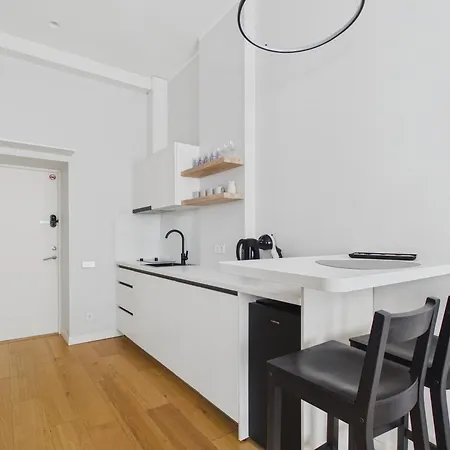 Quiet Loft , Ac, Workspace, Location, Old Town *